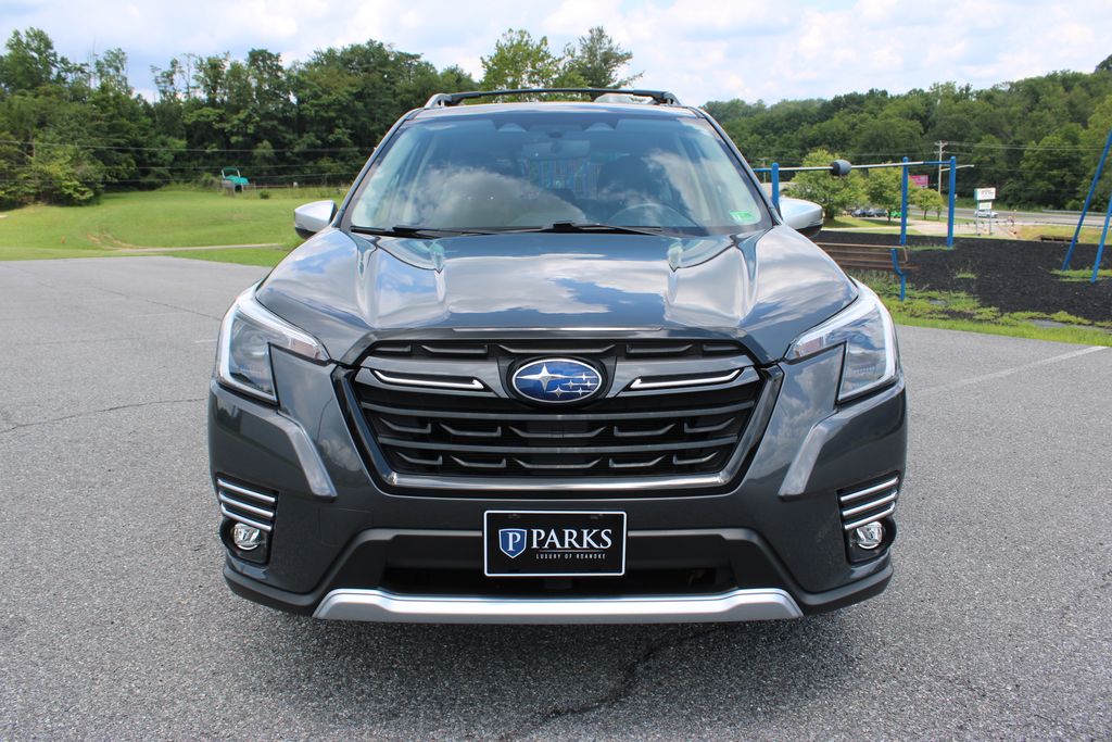 2023 Subaru Forester Touring photo 4