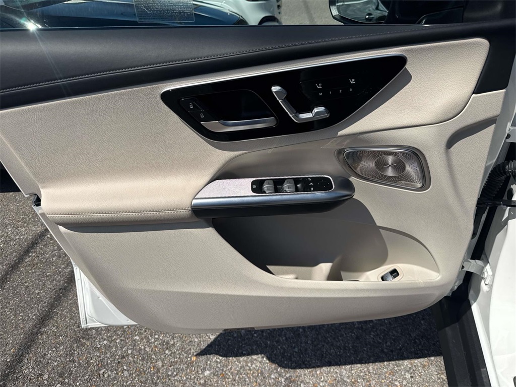 2025 Mercedes Benz GLC 300 4MATIC photo 17