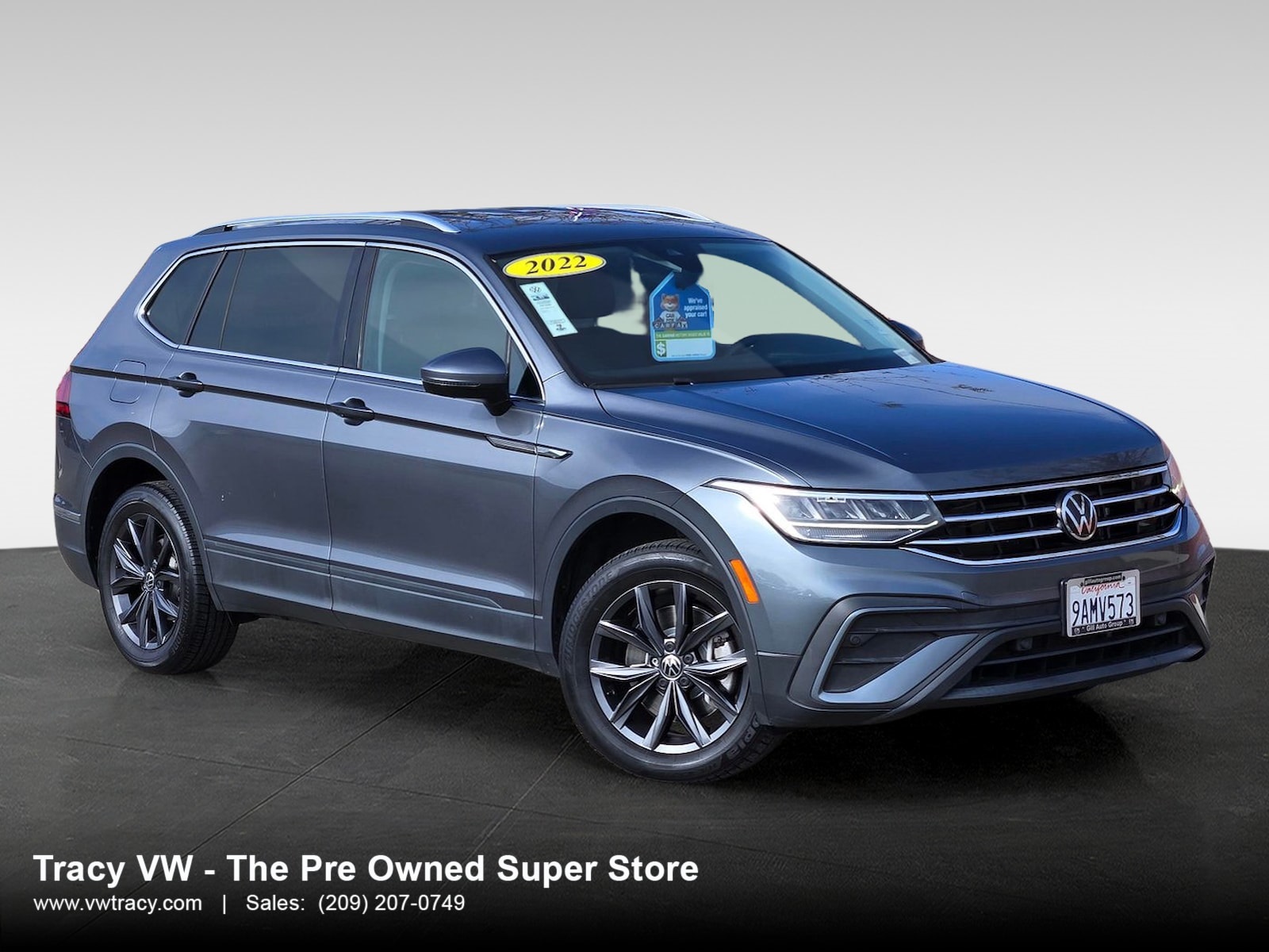 2022 Volkswagen Tiguan SE's photo