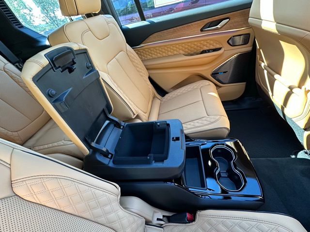 2025 Jeep Grand Cherokee L Summit Reserve photo 31