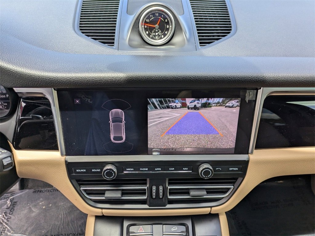 2020 Porsche Macan Base photo 21