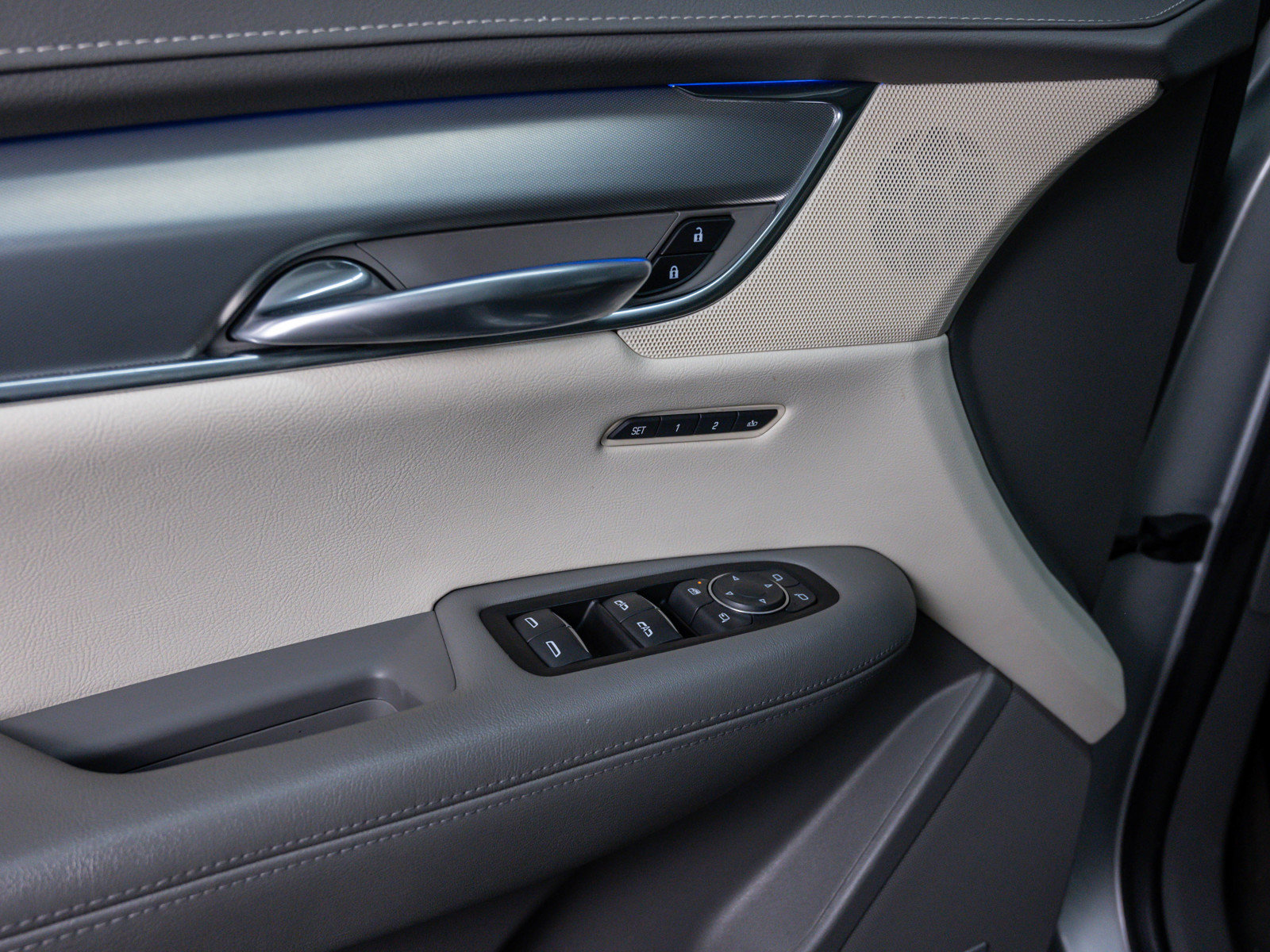 2018 Cadillac XT5 Premium Luxury photo 16