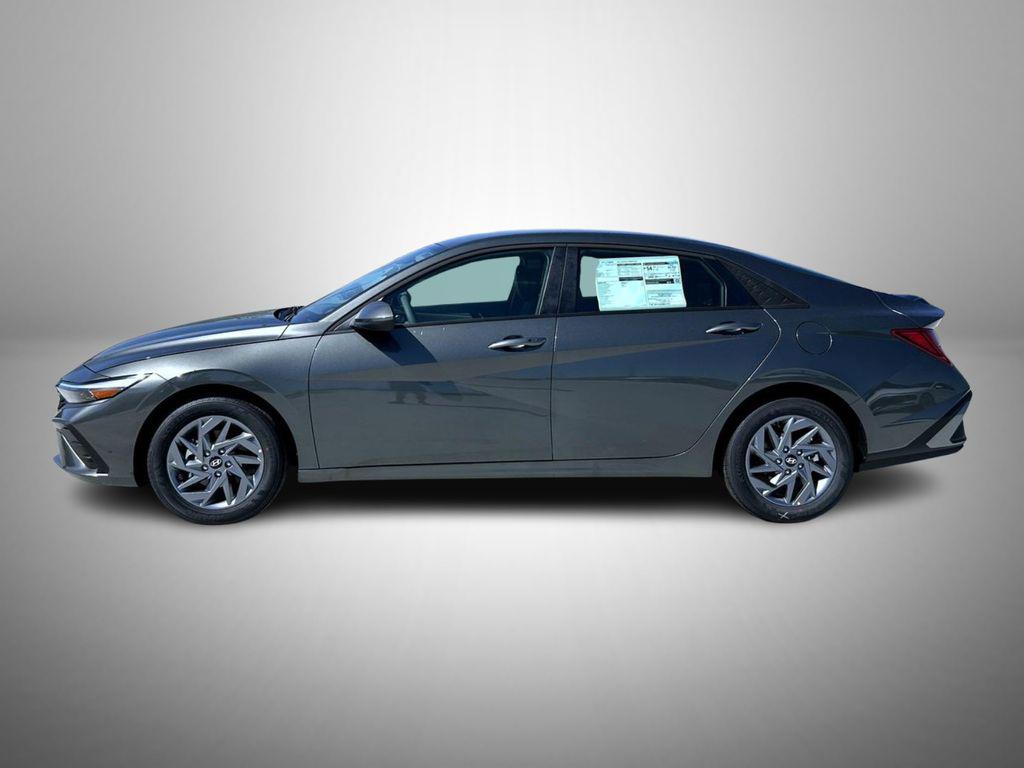 2025 Hyundai Elantra Hybrid Blue photo 8