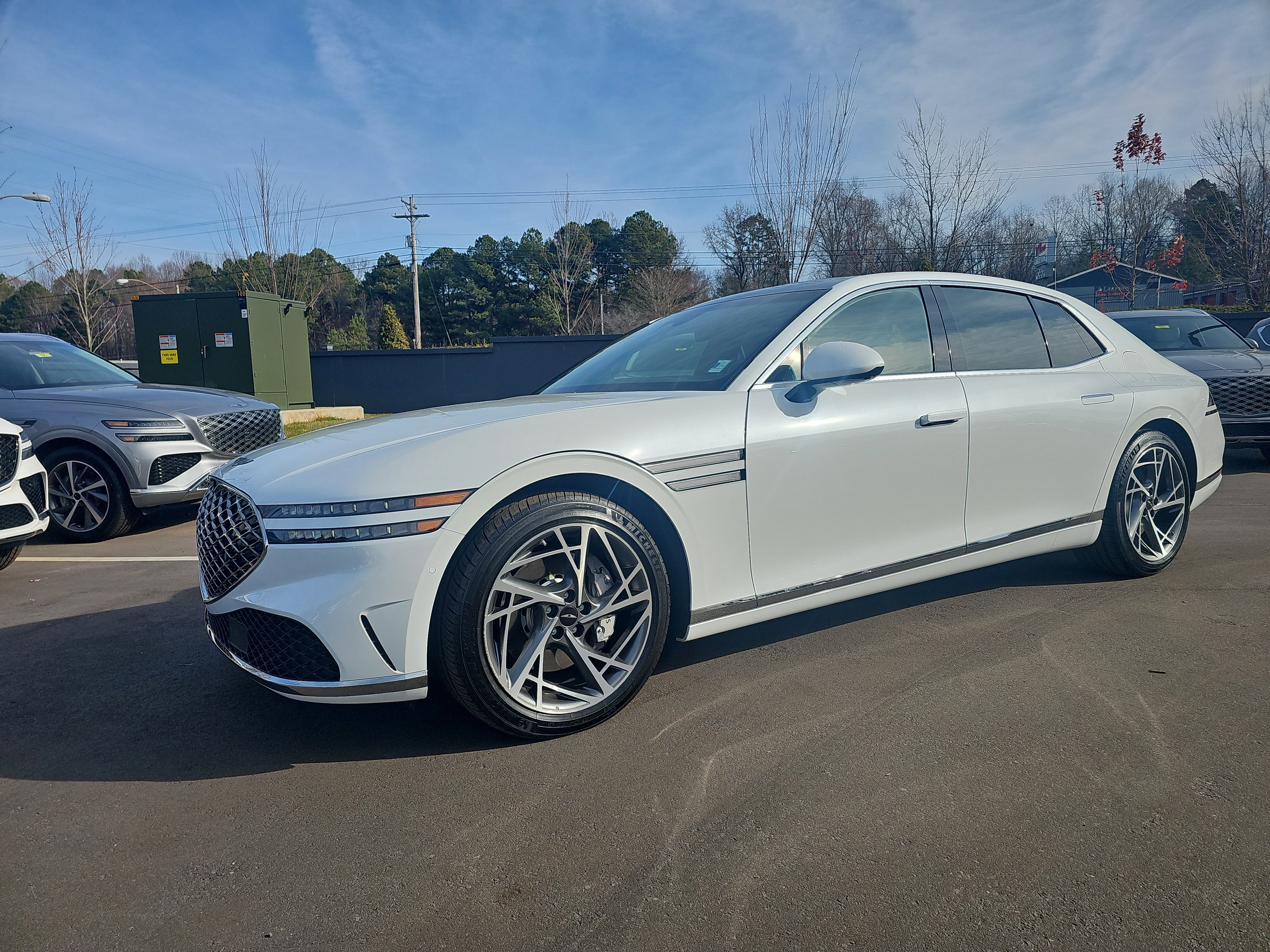 2024 GENESIS G90 Base's photo