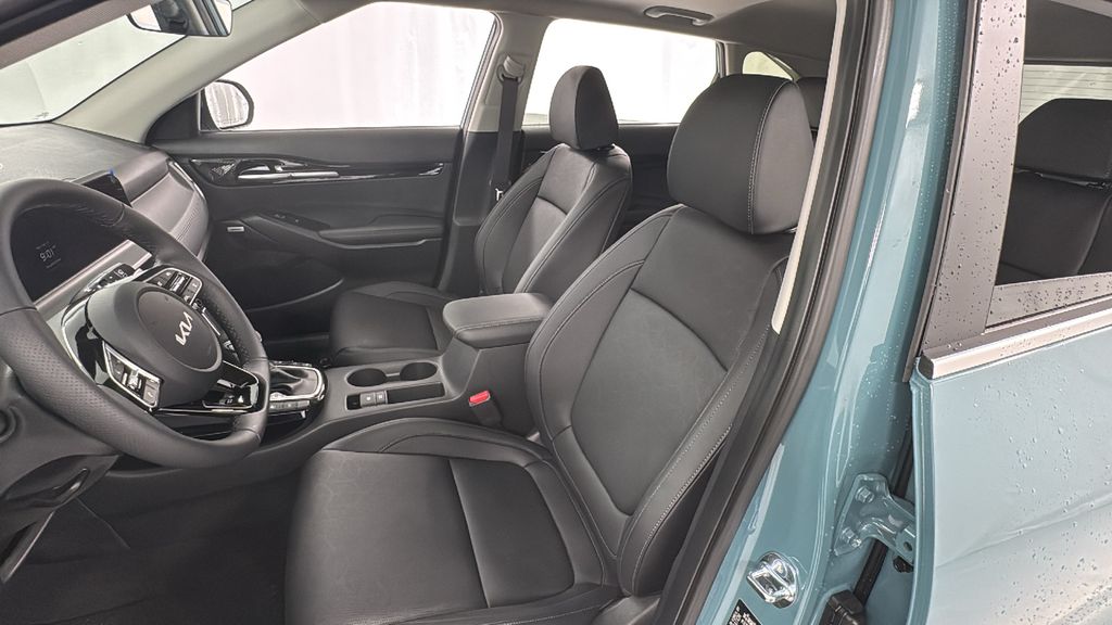 2026 Kia Seltos SX photo 10