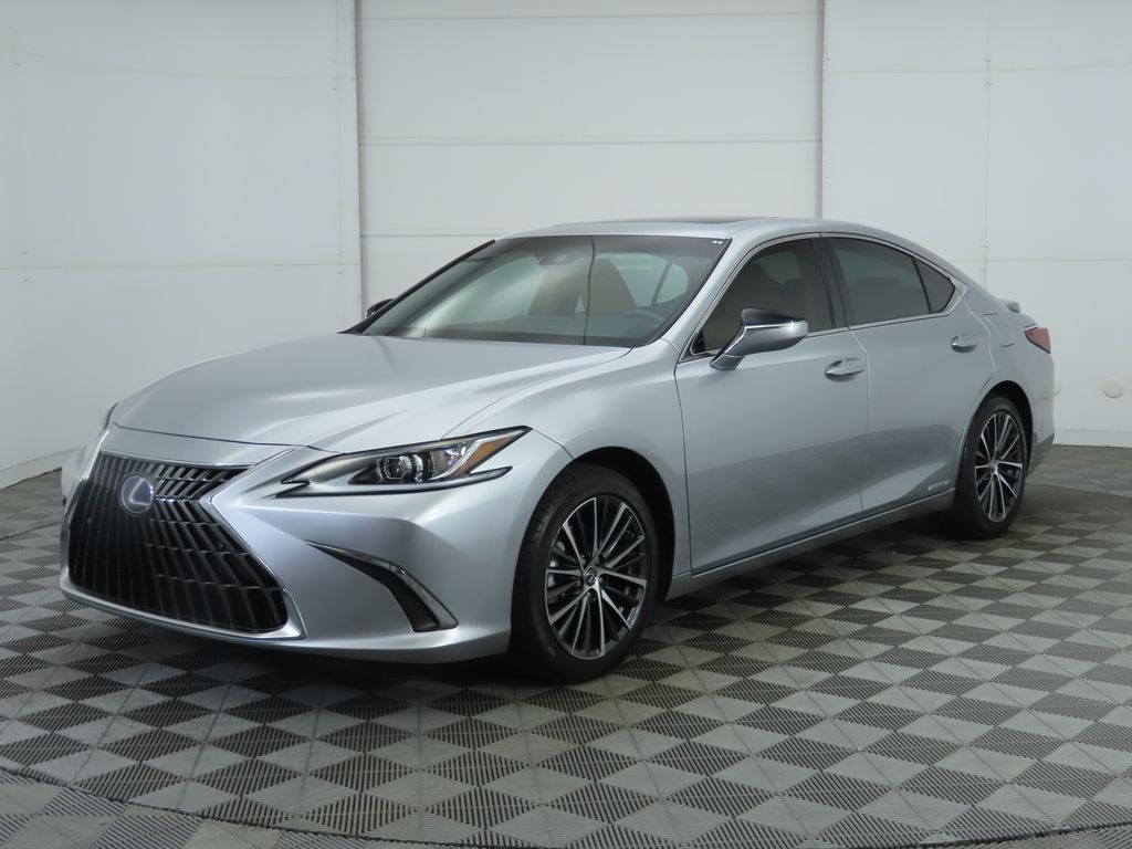 2022 Lexus ES Hybrid 300h's photo