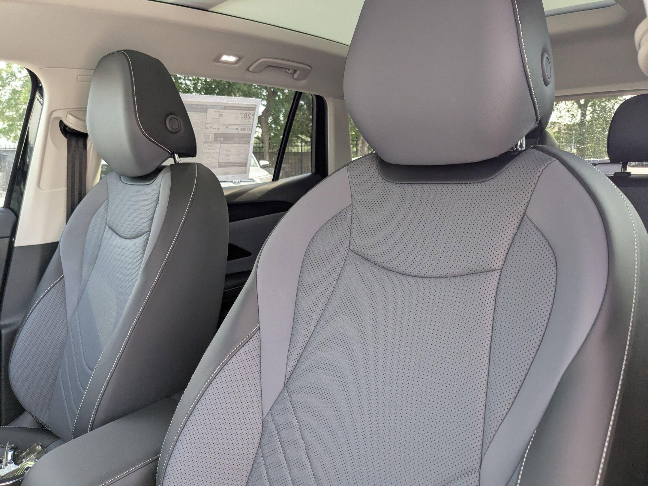 2025 Volkswagen Tiguan SE photo 3