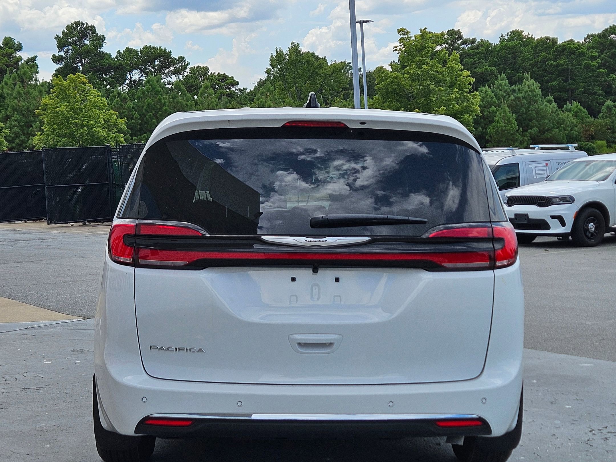 2026 Chrysler Pacifica photo 6