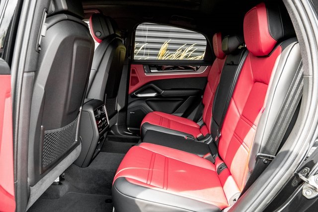 2025 Porsche Cayenne Coupe photo 26