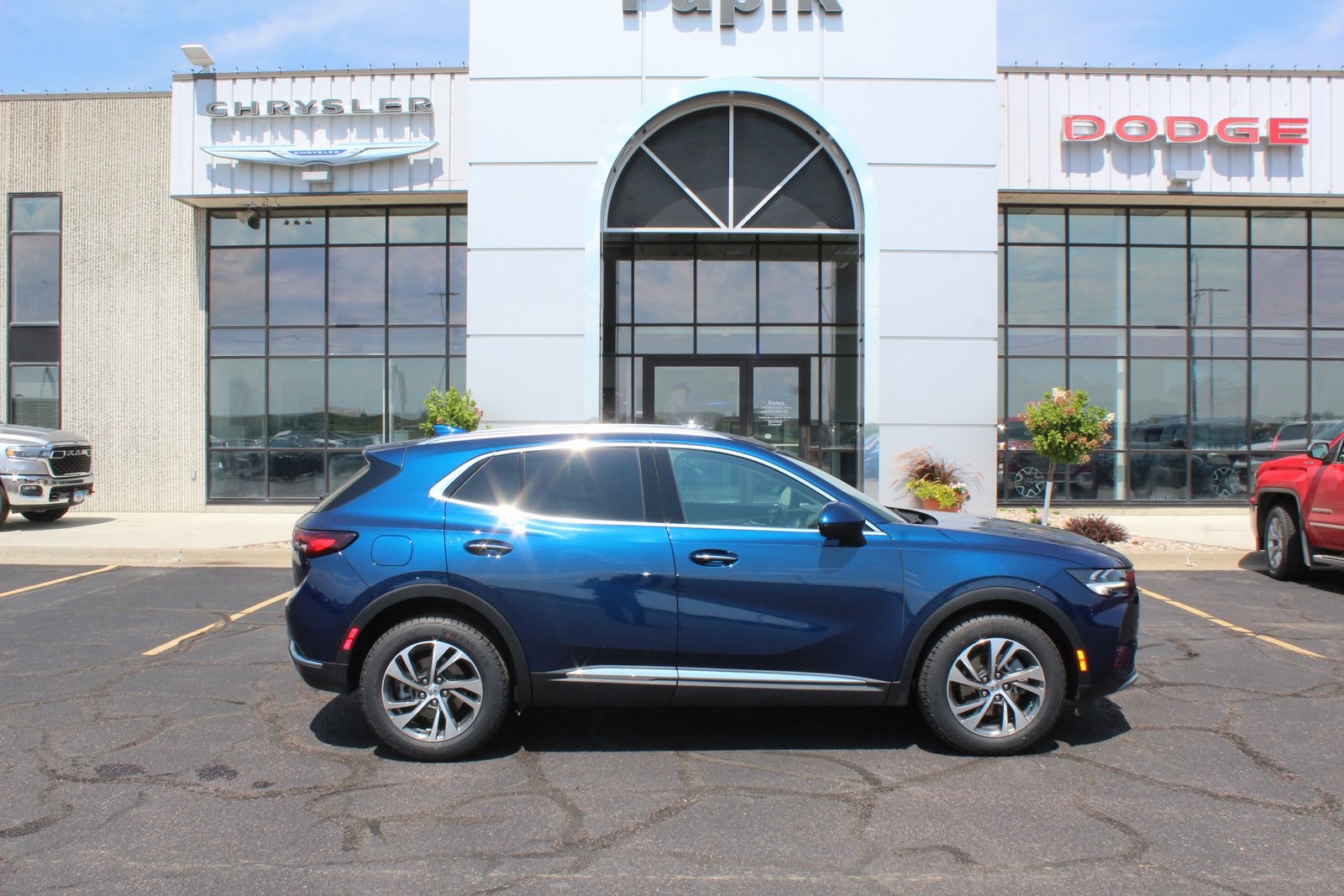 2023 Buick Envision Essence's photo