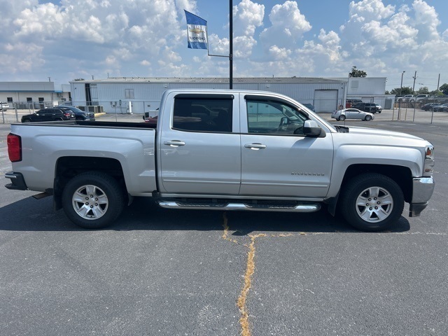 2017 Chevrolet Silverado 1500 LT photo 5