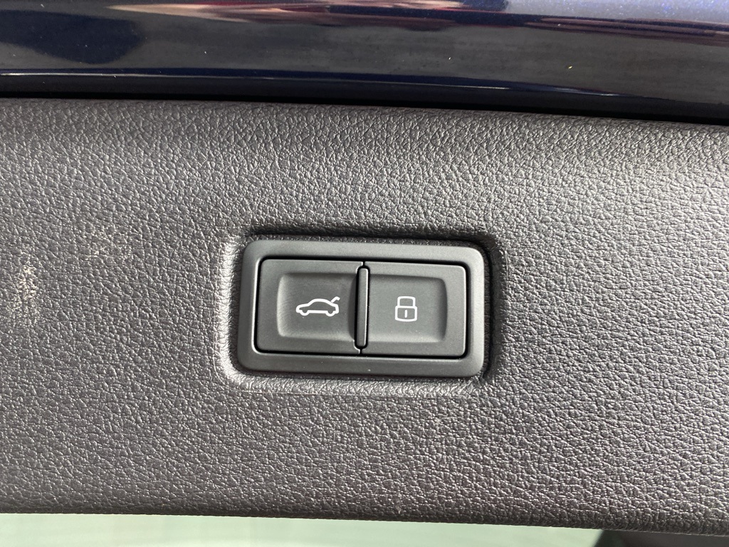 2023 Audi Q7 55 Premium Plus photo 23