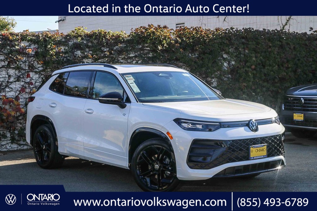 2026 Volkswagen Tiguan SE R-LINE BLACK's photo