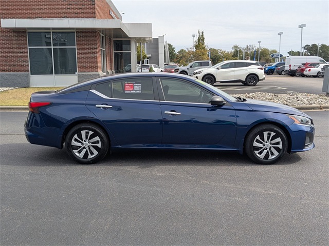 2024 Nissan Altima 2.5 S photo 2
