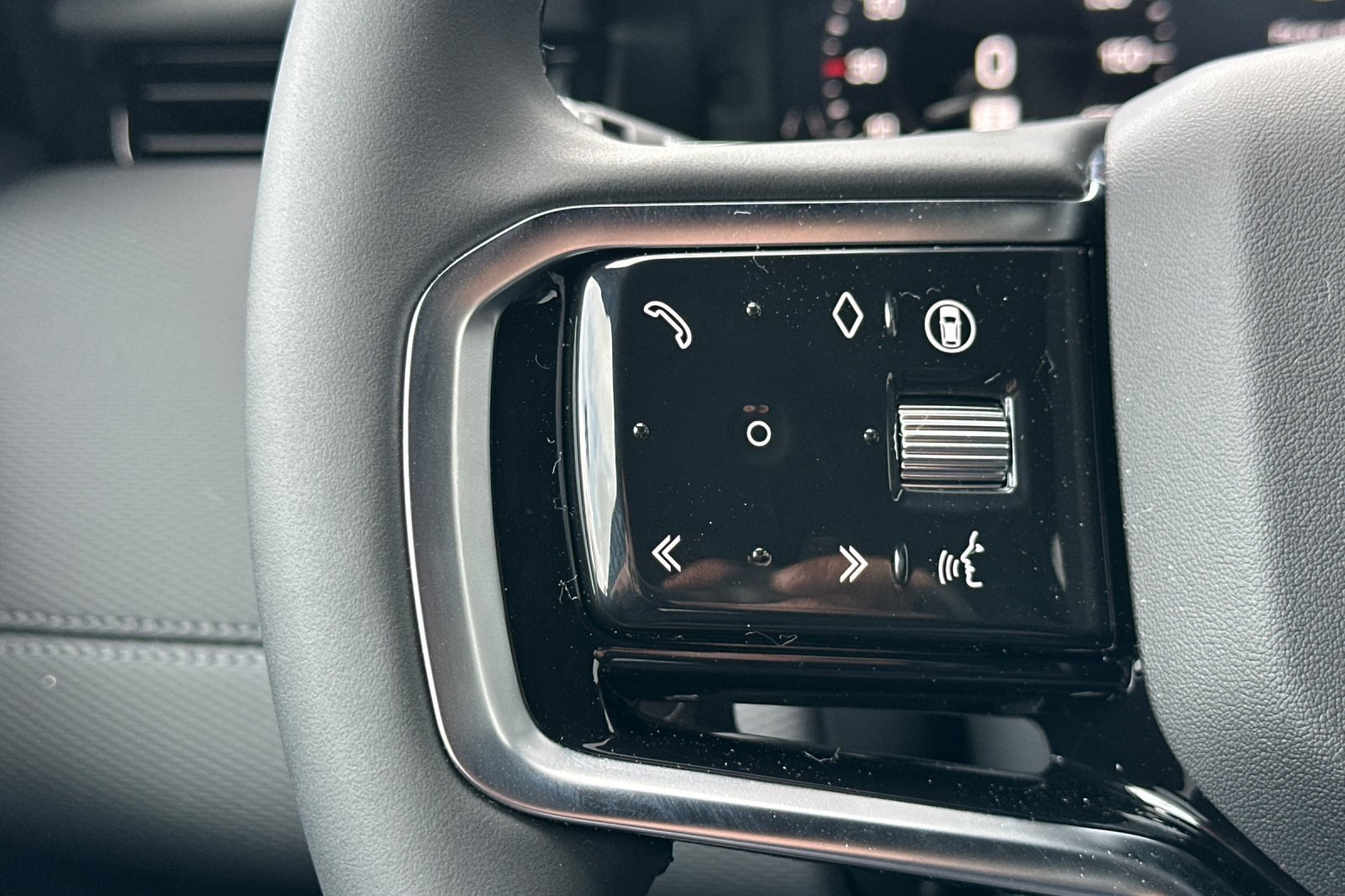 2025 Land Rover Discovery Sport Dynamic SE photo 23