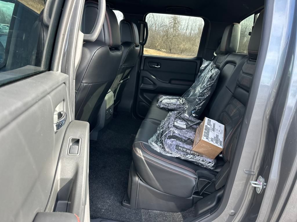 2025 Nissan Frontier PRO-4X photo 19
