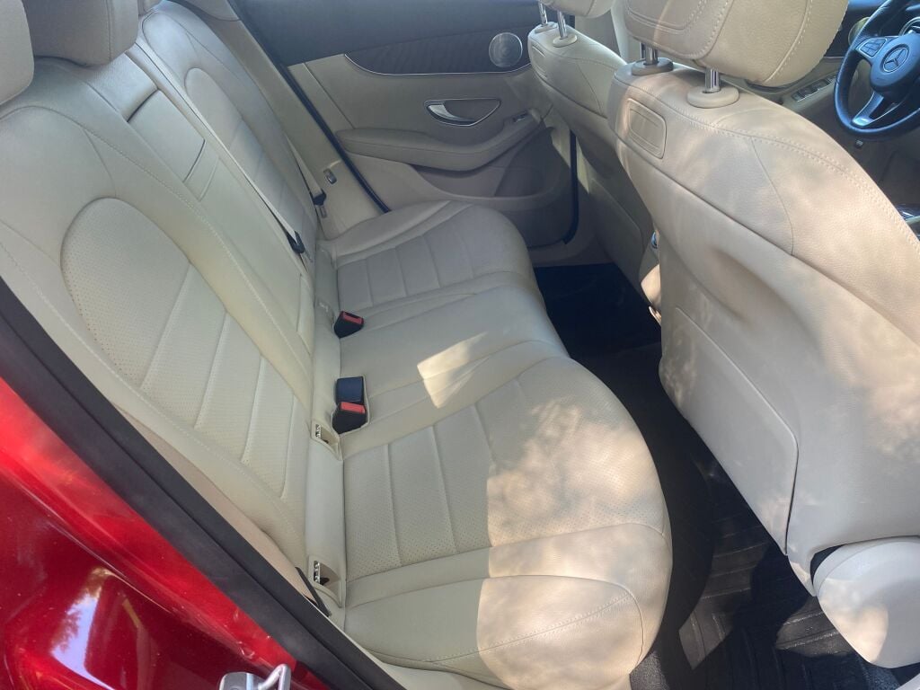 2018 Mercedes Benz GLC 300 4MATIC photo 16