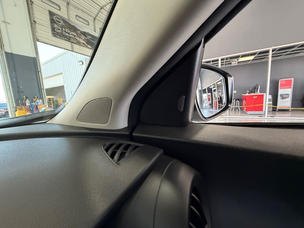 2024 Nissan Kicks S photo 26