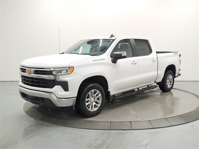 2023 Chevrolet Silverado 1500 LT photo 3