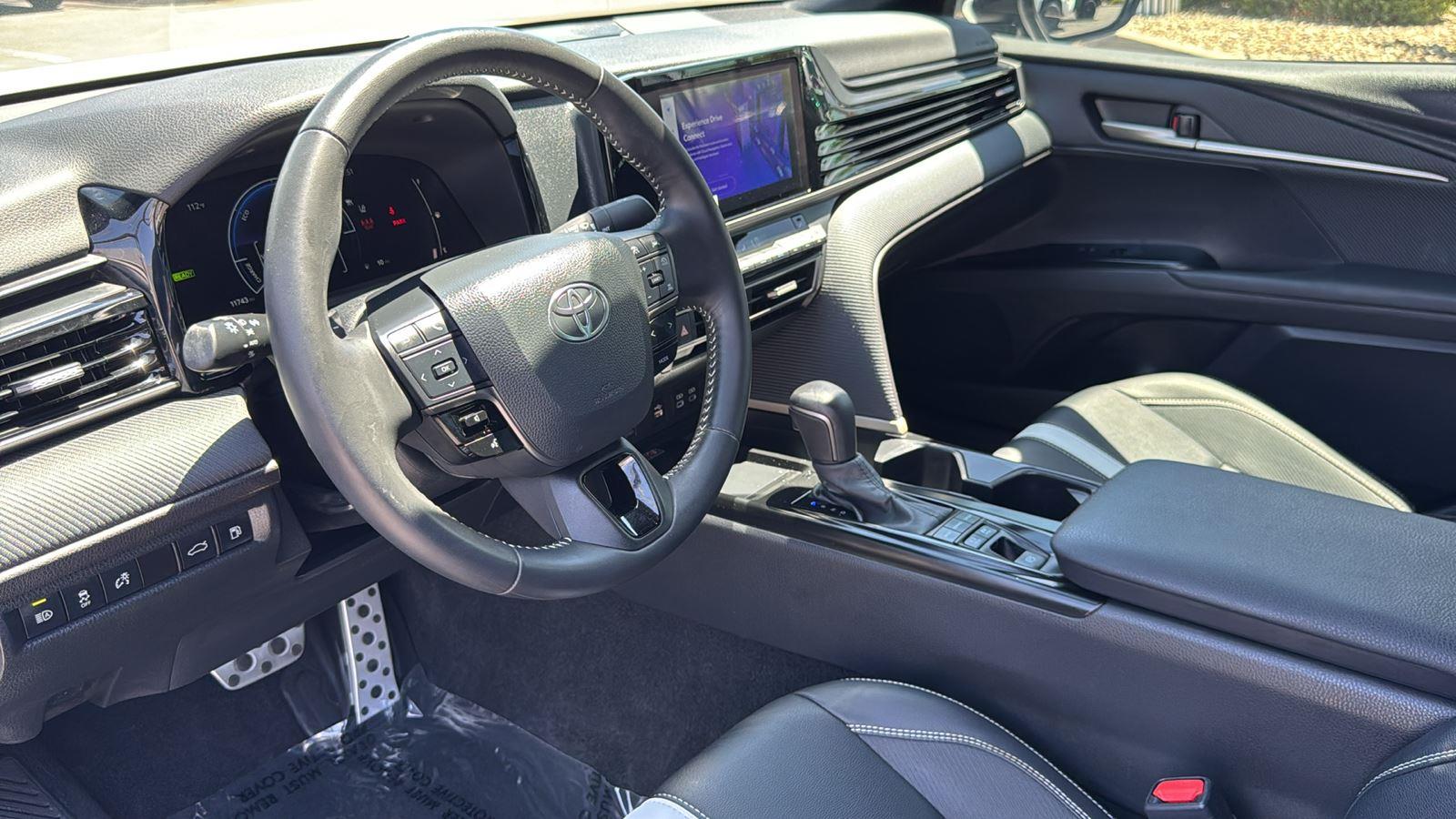 2025 Toyota Camry SE photo 21