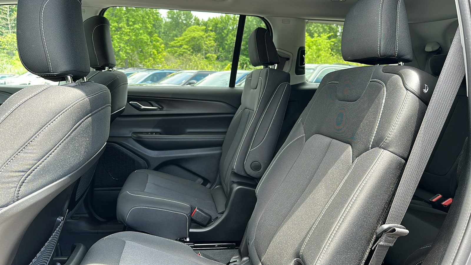2024 Jeep Grand Cherokee Laredo X photo 24