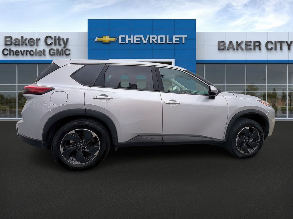 2024 Nissan Rogue SV's photo