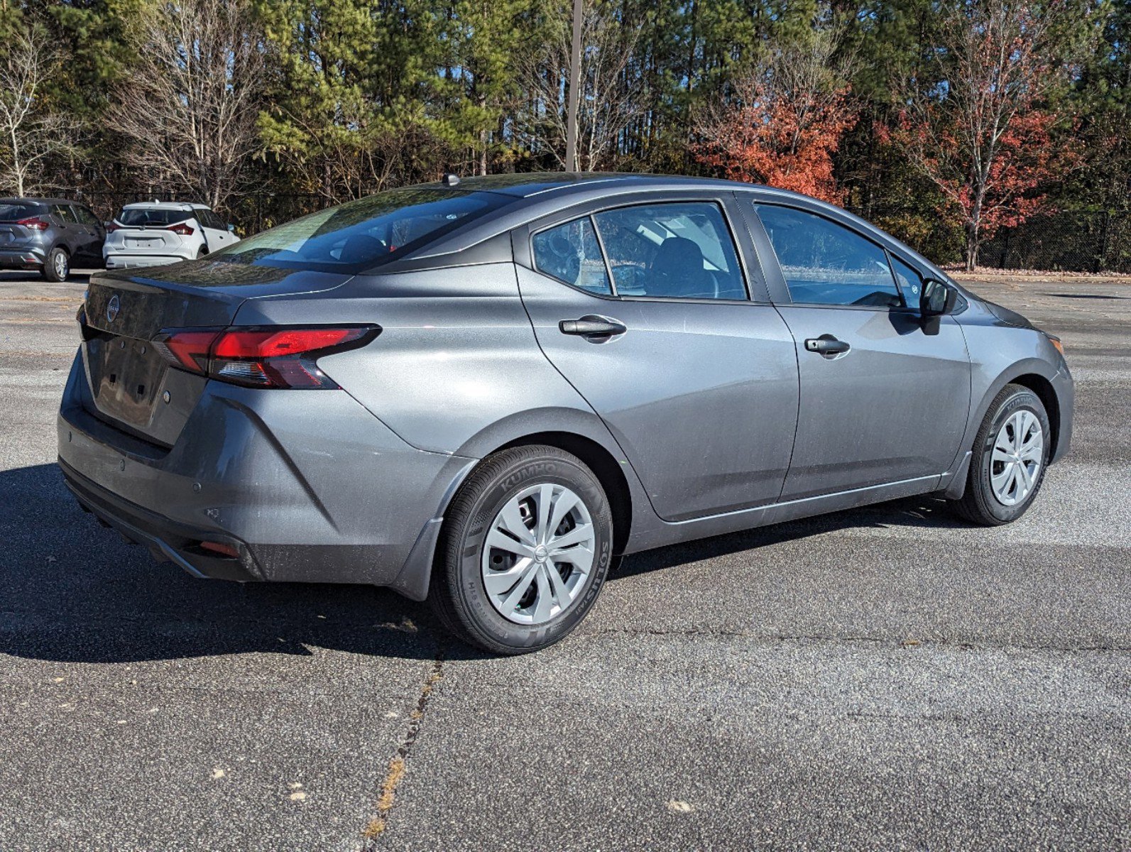 2025 Nissan Versa 1.6 S photo 3