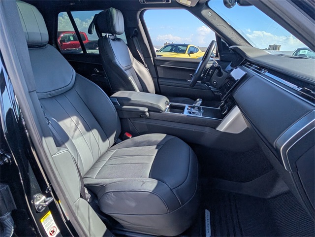 Used 2023 Santorini Black Land Rover SE image 16
