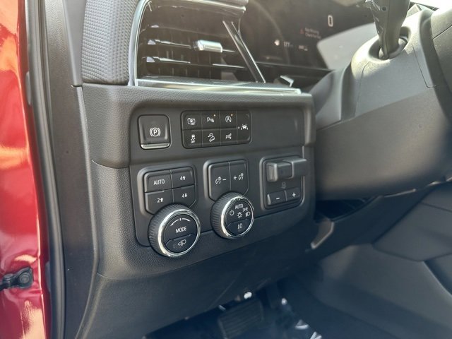 2025 Chevrolet Suburban RST photo 10