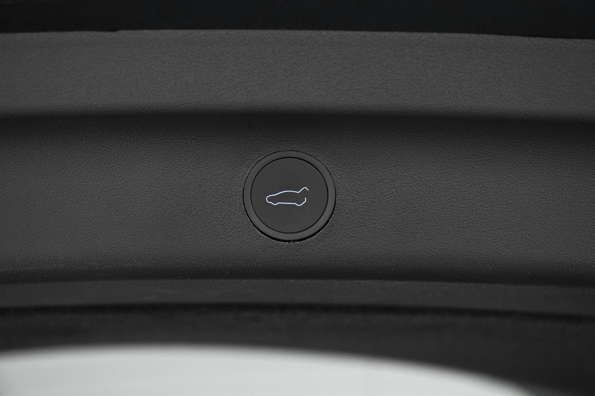 2024 Tesla Model Y Long Range photo 22