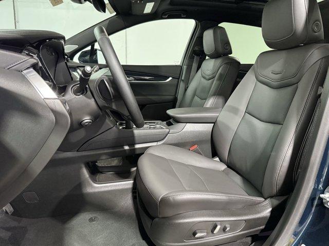 2025 Cadillac XT5 Premium Luxury photo 2