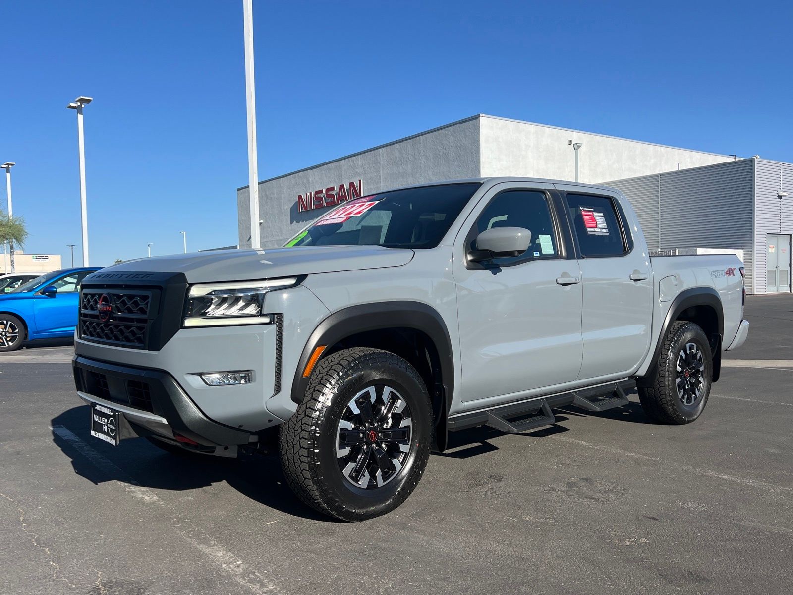 2023 Nissan Frontier PRO-4X photo 2