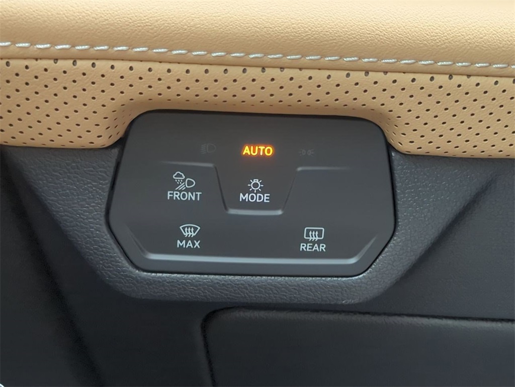 2026 Volkswagen Atlas Cross Sport SEL R-Line photo 11