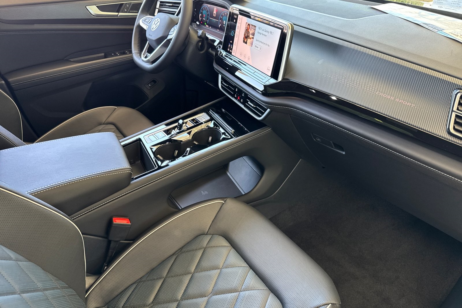 2025 Volkswagen Atlas Cross Sport SEL Premium R-Line photo 14