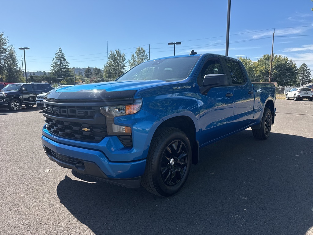 2023 Chevrolet Silverado 1500 Custom photo 3