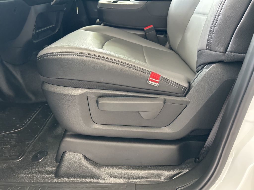 2026 Ram 4500 Tradesman photo 33
