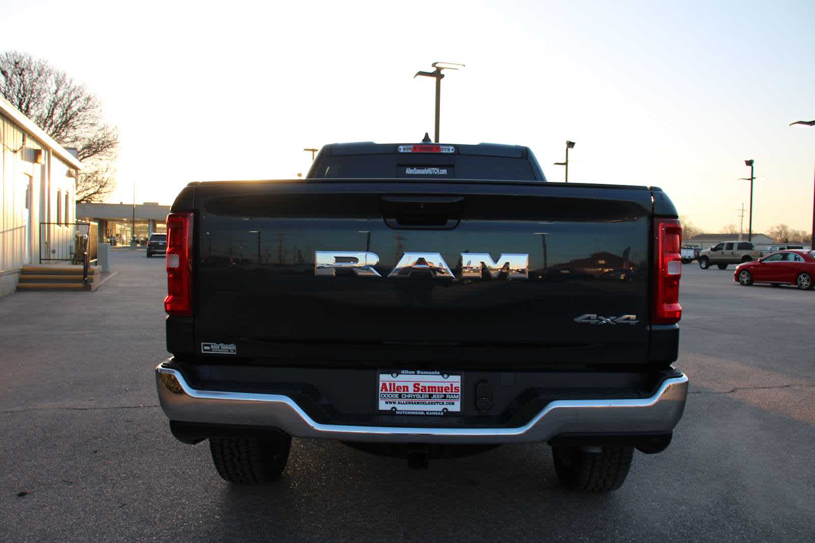 2025 Ram 1500 Tradesman photo 3