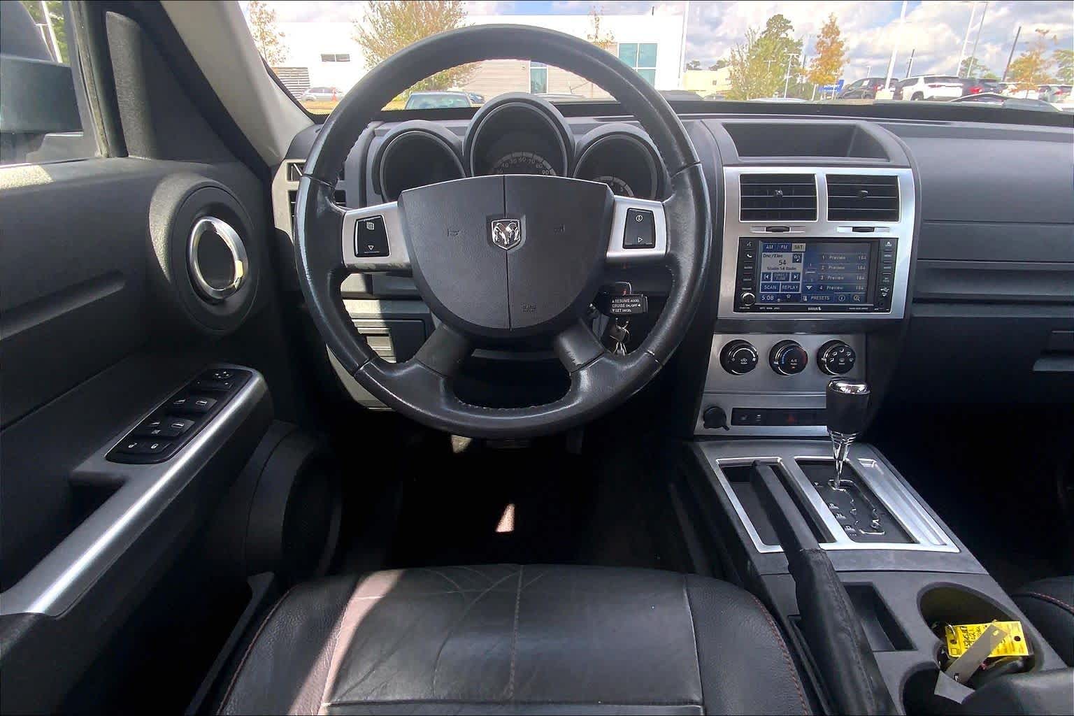 2011 Dodge Nitro Shock photo 2