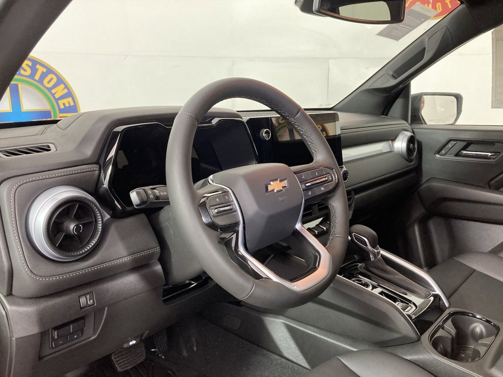 2026 Chevrolet Colorado LT photo 9