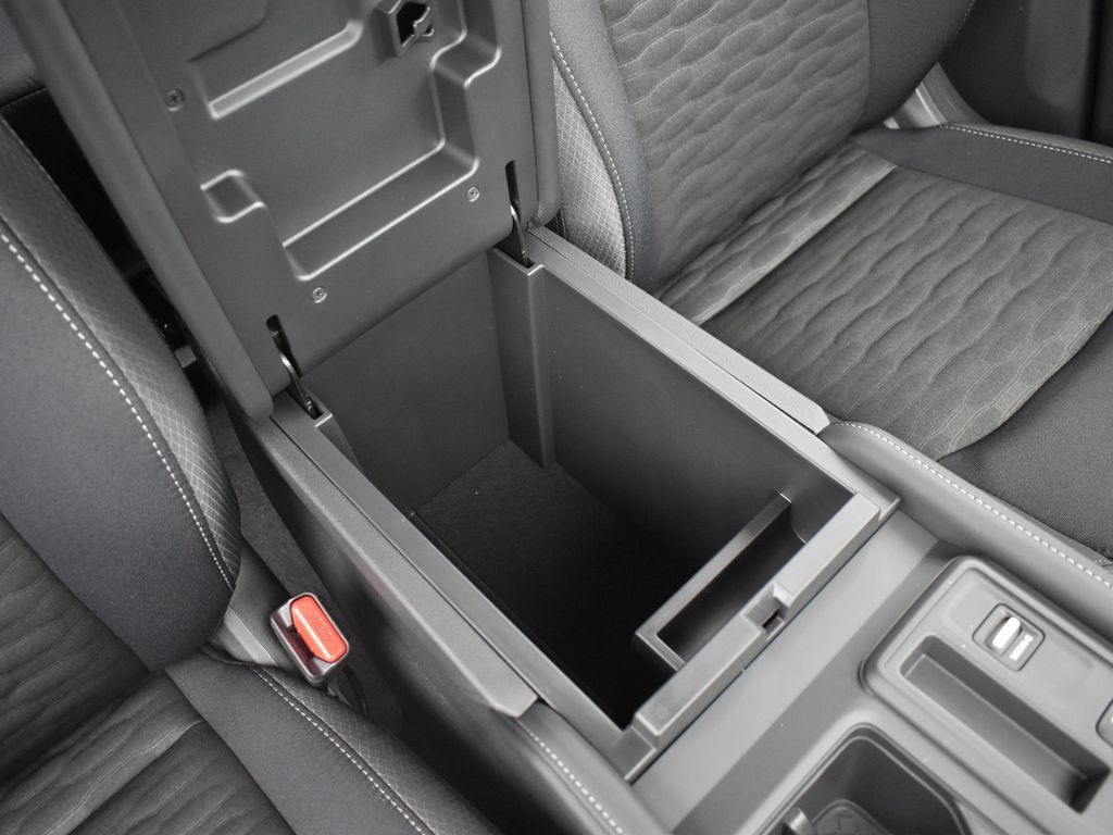 2025 Nissan Pathfinder S photo 25