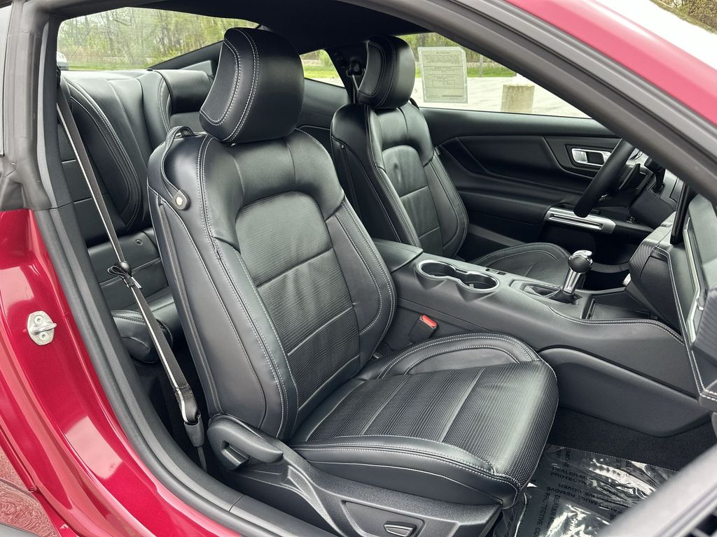 2025 Ford Mustang GT Premium photo 31