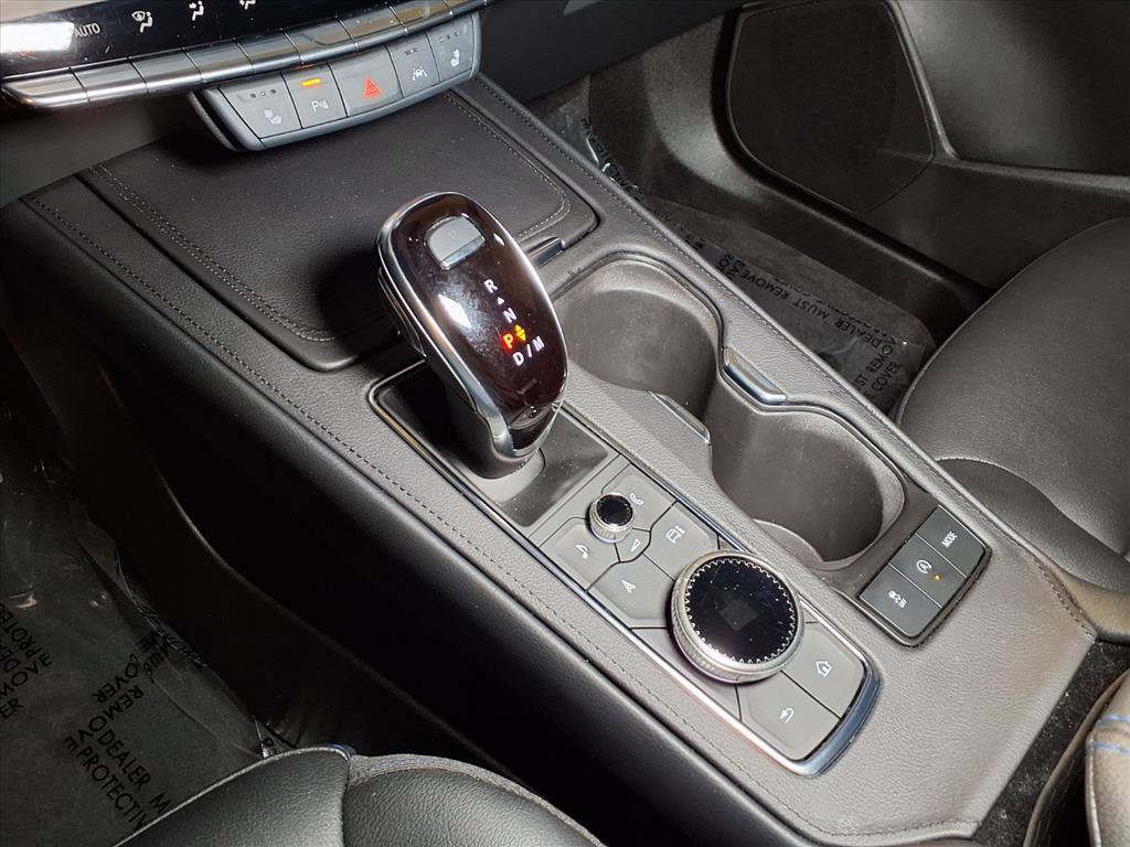 2025 Cadillac XT4 Sport photo 3