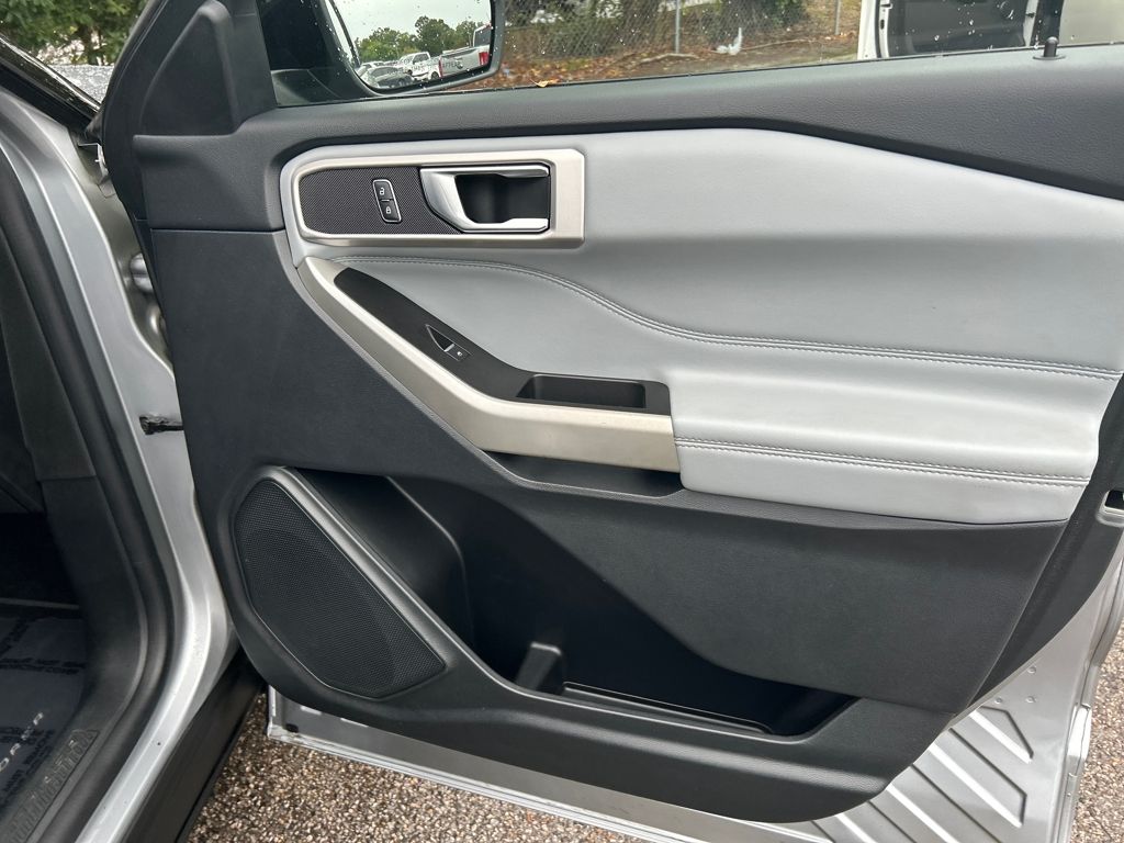 2022 Ford Explorer XLT photo 24