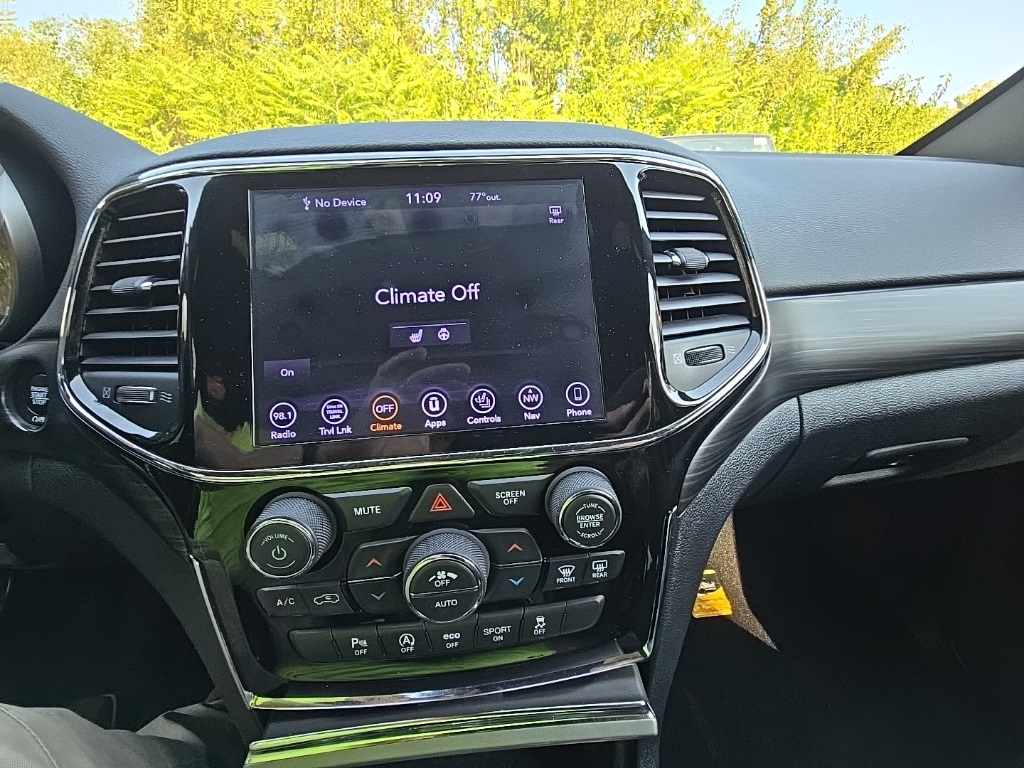 2019 Jeep Grand Cherokee Altitude photo 21