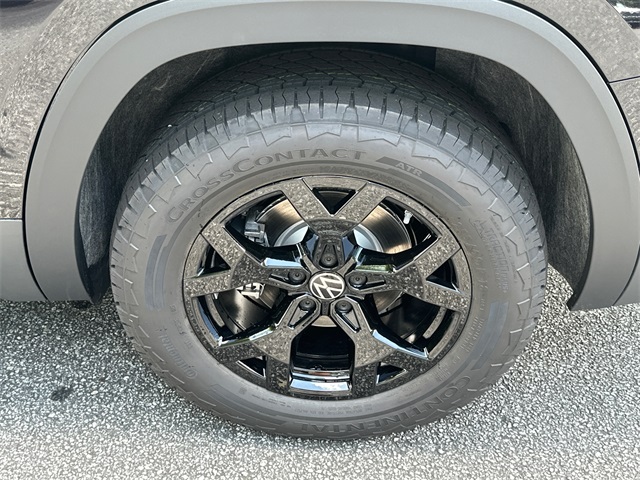 2025 Volkswagen Atlas SE Technology Peak Edition photo 20