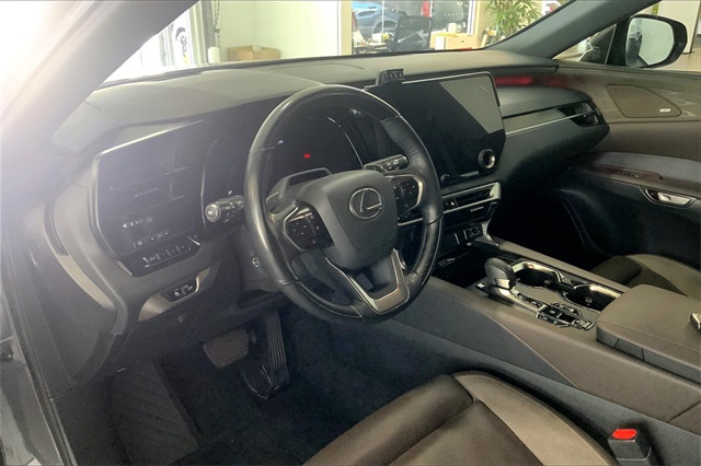 2024 Lexus RX 450h+ Luxury photo 9