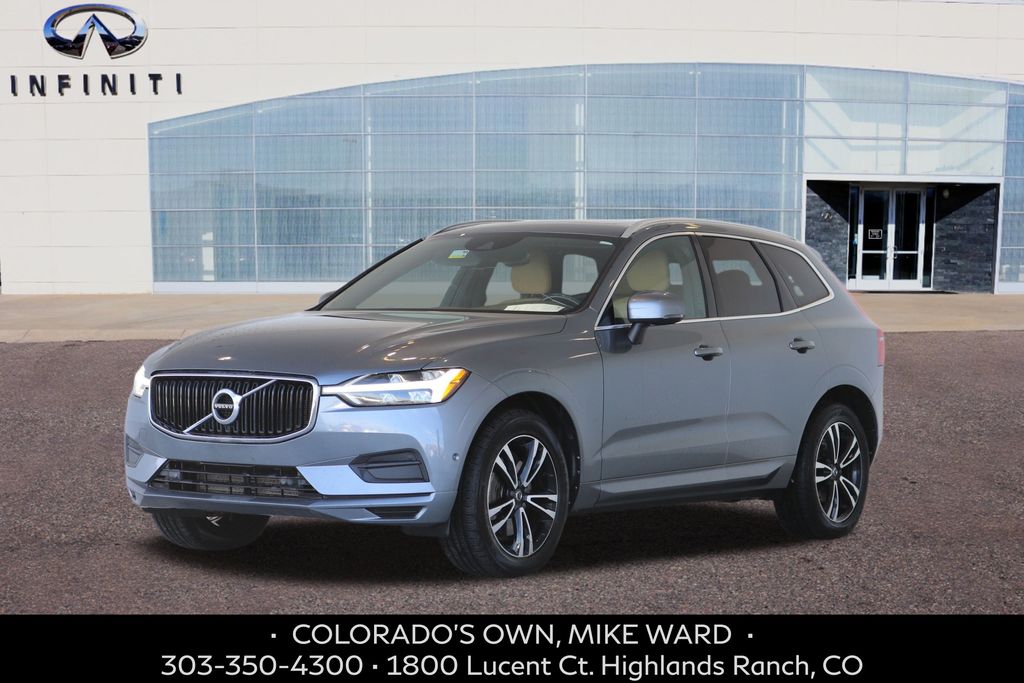 2018 Volvo XC60 Momentum's photo
