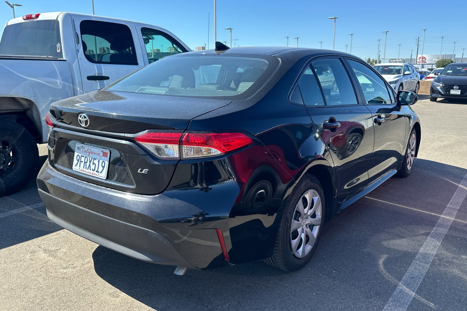 2023 Toyota Corolla LE photo 2