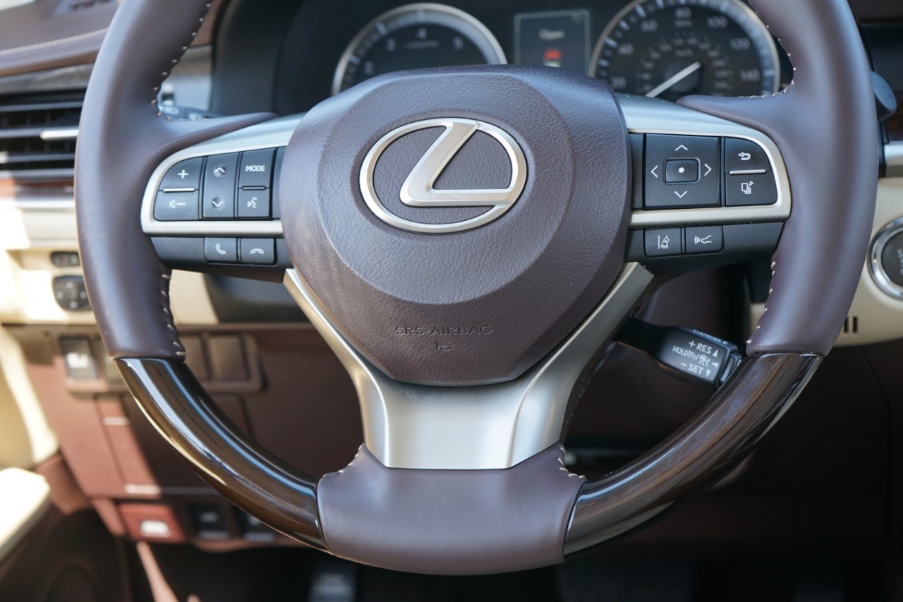 2017 Lexus ES 350 photo 28