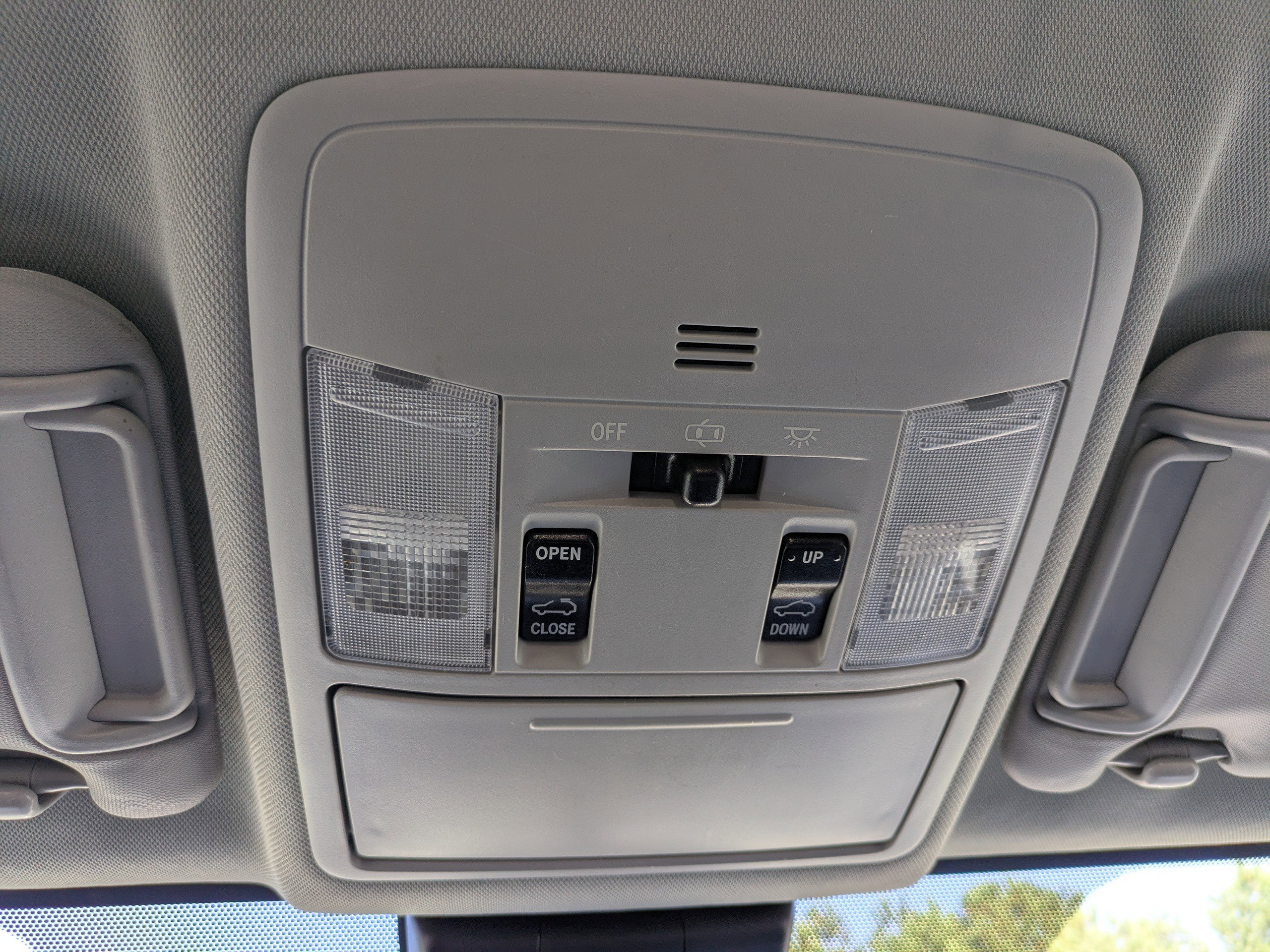 2018 Toyota RAV4 XLE photo 21